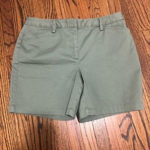 Lands End Women's Flat Front Chino Bermuda Shorts Olive Green